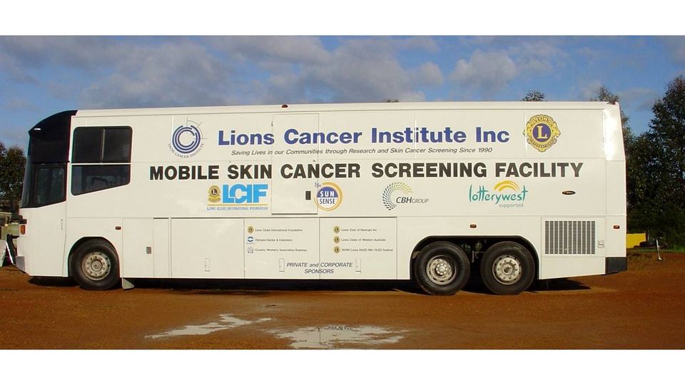 aka alt-text-lions-cancer-screening-bus