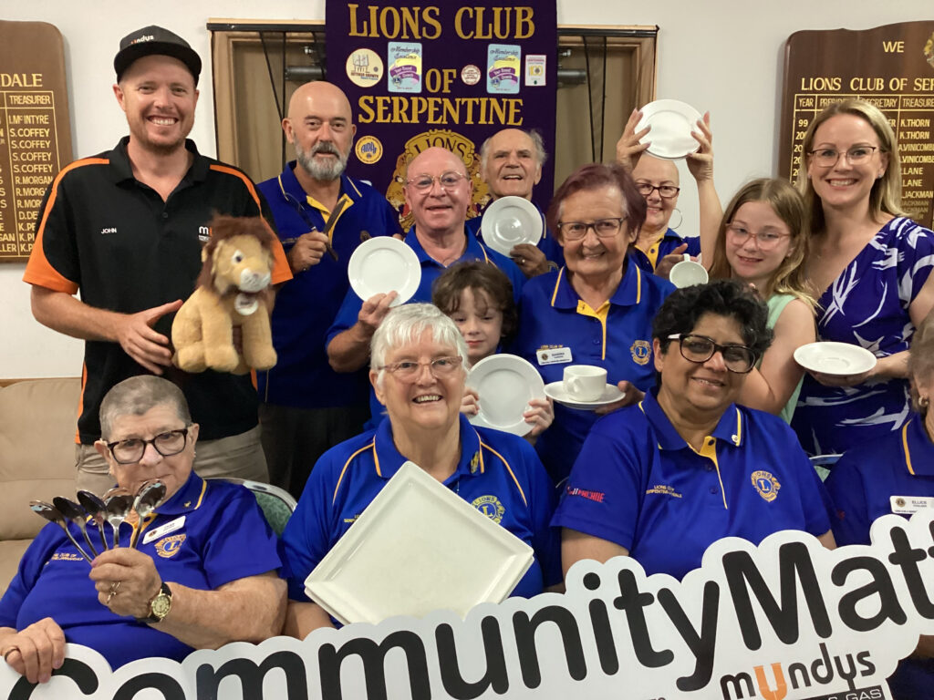 aka alt-text-presentation-to-sj-lions-club-by-mundys-plumbing-and-byford-country-club